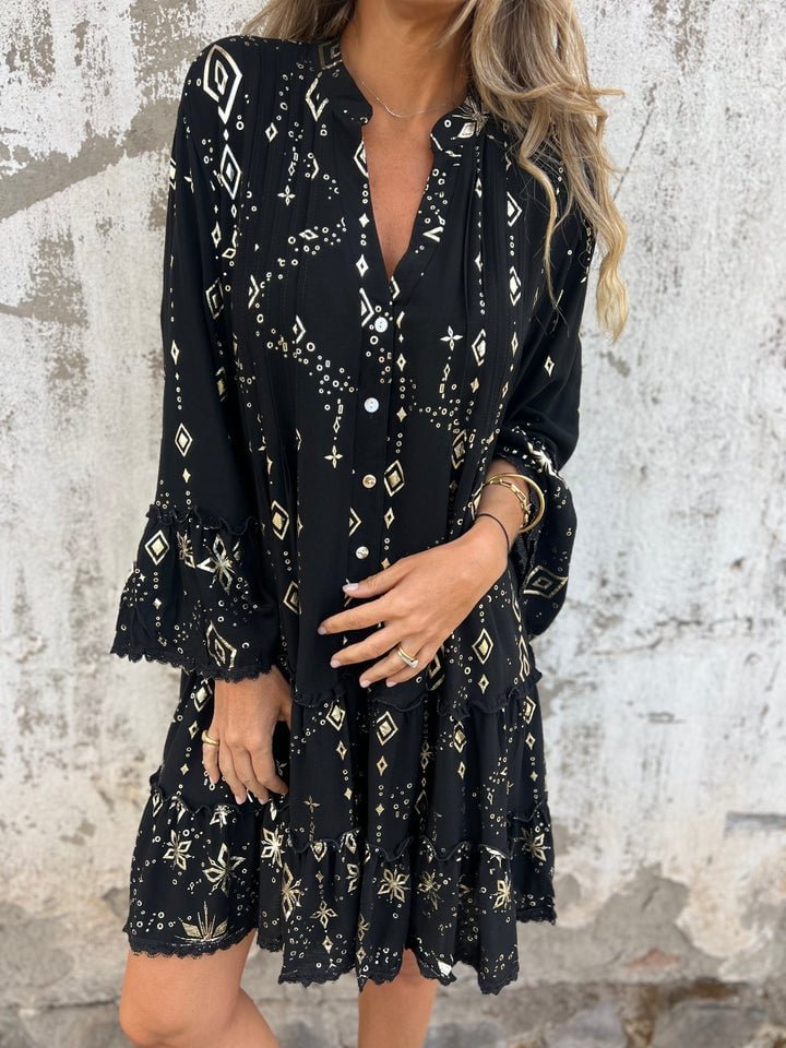 Vestido Bohemio Escalonado con Mangas Anchas y Detalles Dorados para Mujer