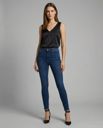 Top camisola de satén con tirantes anchos y escote en V para mujer