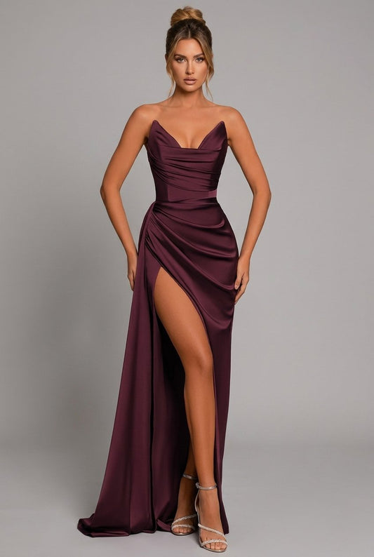Vestido Maxi Strapless de Satén con Escote Corazón Plisado y Abertura para Mujer