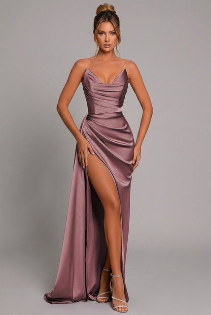 Vestido Maxi Strapless de Satén con Escote Corazón Plisado y Abertura para Mujer