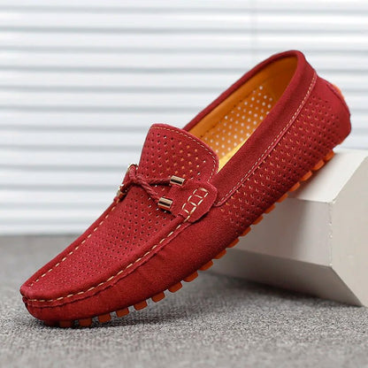Mocasines Slip-On Perforados de Gamuza para Hombre