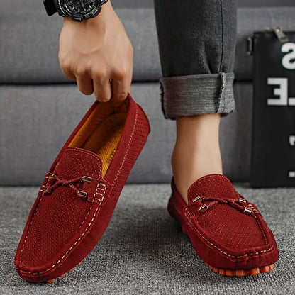Mocasines Slip-On Perforados de Gamuza para Hombre