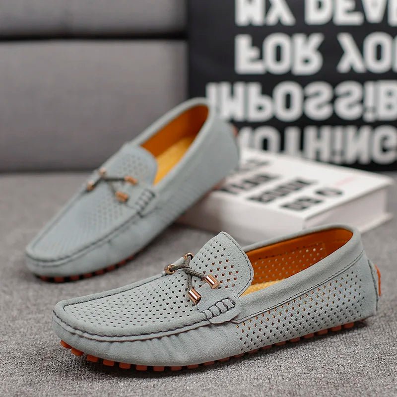 Mocasines Slip-On Perforados de Gamuza para Hombre