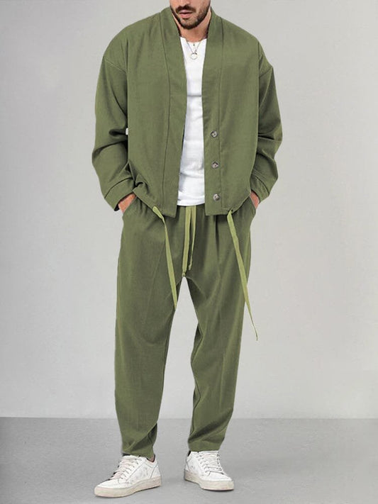 Conjunto relajado de dos piezas con sobrecamisa abotonada y pantalón para hombre
