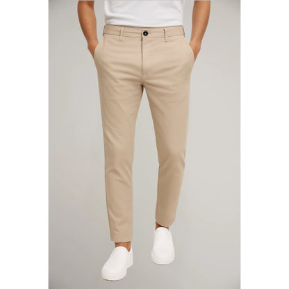 Pantalón formal entallado de corte slim para hombre