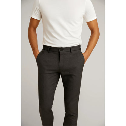 Pantalón formal entallado de corte slim para hombre