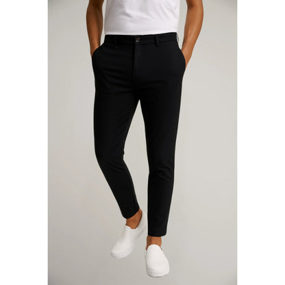 Pantalón formal entallado de corte slim para hombre