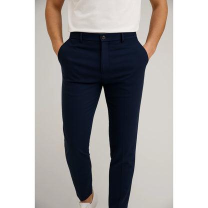 Pantalón formal entallado de corte slim para hombre