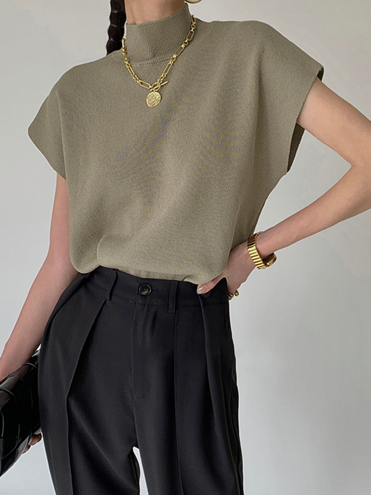 Top casual de manga corta con cuello semi alto para mujer