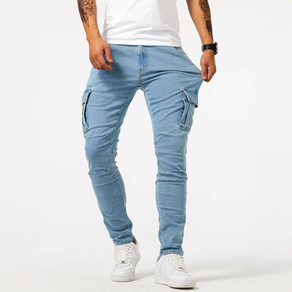 Pantalón cargo corte slim con múltiples bolsillos para hombre