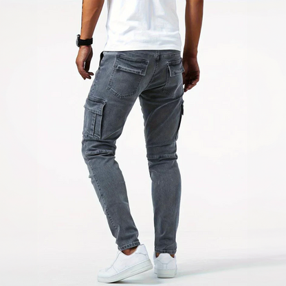 Pantalón cargo corte slim con múltiples bolsillos para hombre