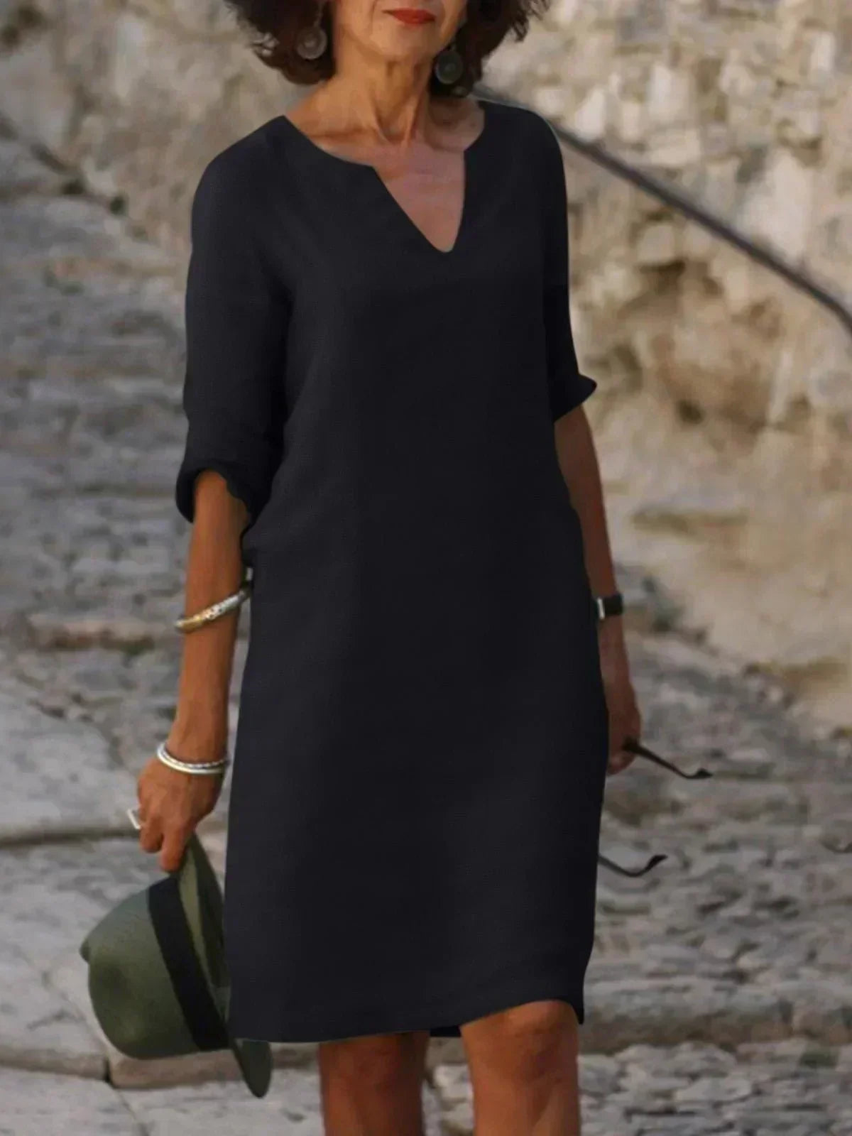 Vestido midi para mujer con detalle sofisticado en el escote